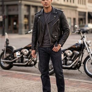 VTG Vanguard Leather of America Biker Jacket Size 44 Made in USA Cowhide Belted